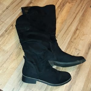 Boots size 9 wide calf